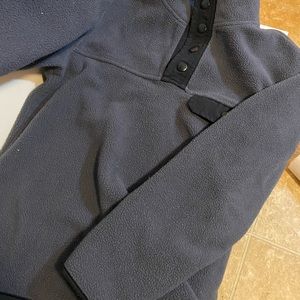 Old Navy Boys Pull over Size 6/7